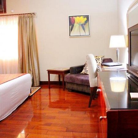 Room In Lodge - The Chelsea Hotel Abuja Exterior foto
